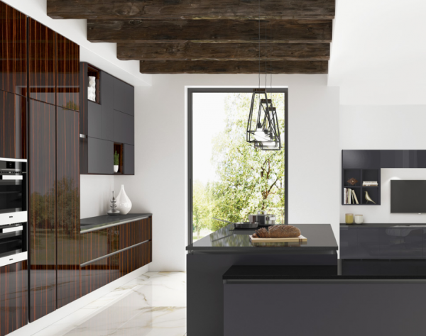 Lemari dengan lapisan veneer kayu berwarna gelap dan pegangan logam berkilau